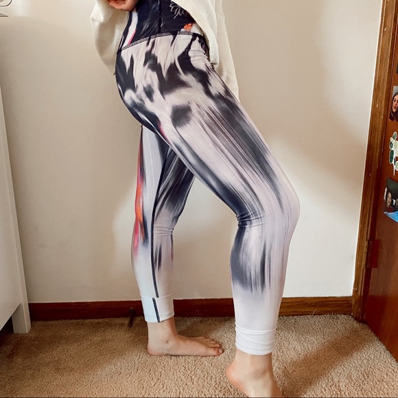 Lulu lemon leggings! - Picture 3 of 3